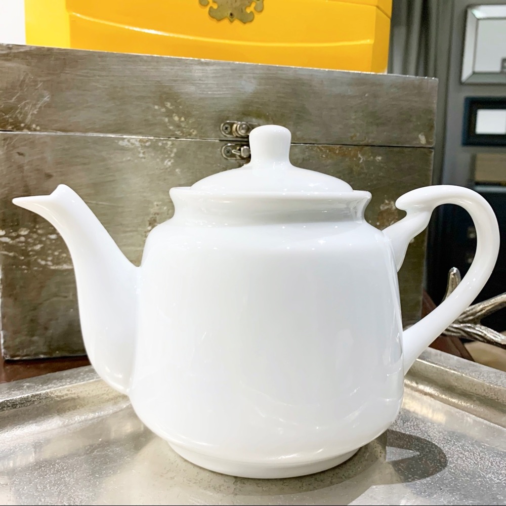 Porcelain Teapot (4 cup) White, Never used
